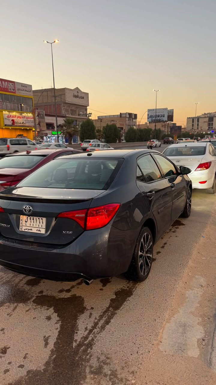 السلام عليكم 
كورلا  XSE  فول الفول 
موديل 2018
وارد امريكي
ماشيه 57
حادث جدا بصيط جاملغ وبنيد 
سياره جديده واحله من الصور ماناقصهه اي شي 
رقم بغداد بسمي مداور مباشر 
مكان السياره حله شارع 60
السعر 140 وبيهه مجال ‏
***********
