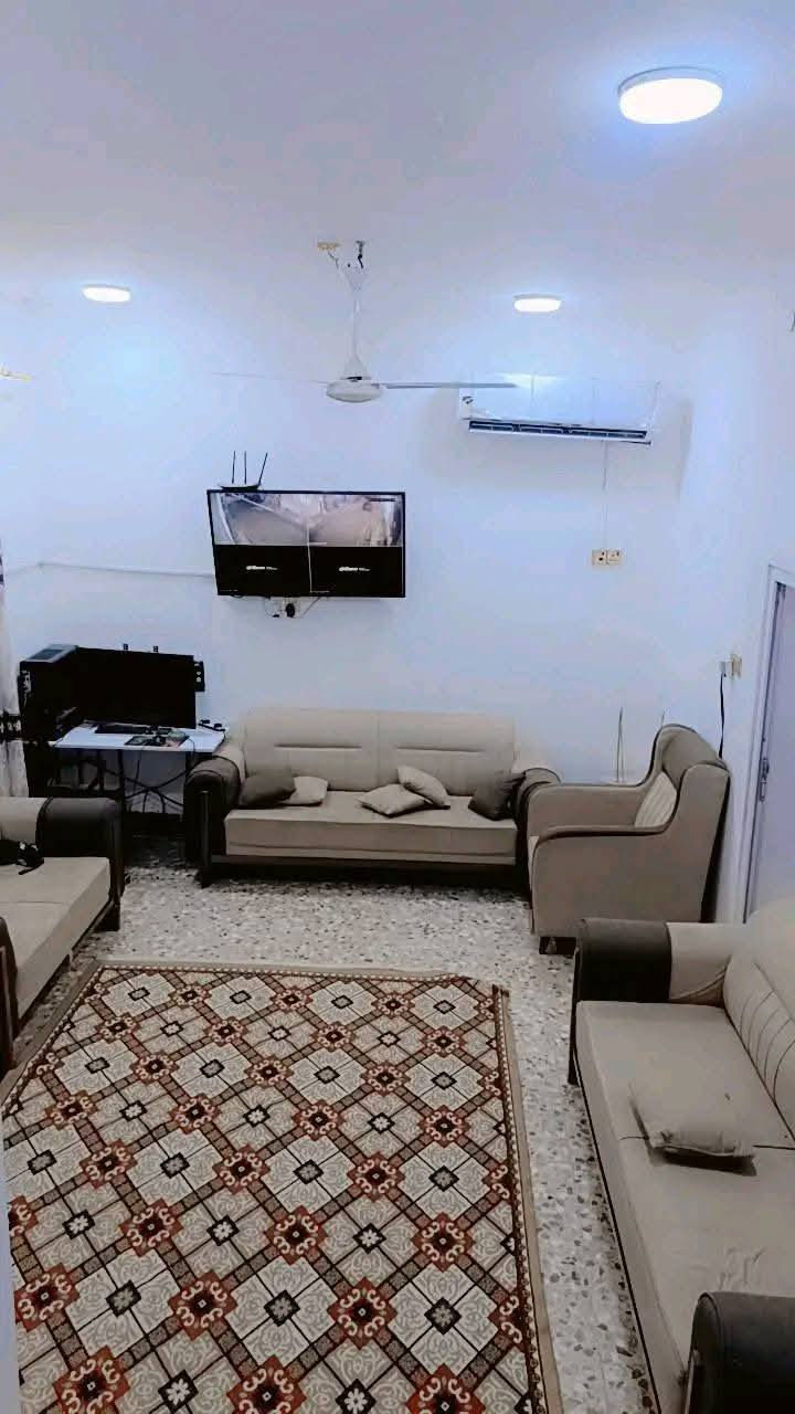 بيت  للبيع طابو صرف مسلح  100 طابقين حي اور الثانيه
الطابق الاول غرفه وستقبال ومطبخ اوصاله ومجمع صحيات
والطابق الثاني قيد النشاء
غرفتين وصاله ومجمع صحيات
الصطح شتيگر 
السعره 170/اوبي مجال
***********
