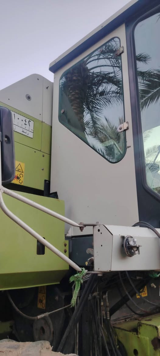 السلام عليكم حاصده كلاس للبيع موديل 2003.    ***********
