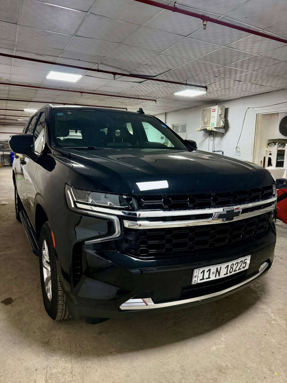 السلام عليكم شباب
فقط للبيع 
هزة جديد ورقم بغداد تحويل بنفس اليوم 
كلشي واضح بلمنشور وسونار 
جديد مرفقات وياصور سيارة 
تاهو LS للبيع موديل 2024
ماشية 18700 الف 
وارد خليجي وكالة المنصور ام الضمان
مكفولة كفالة عامة 
السعر 495 مجالها كلش بسيط 
سوك كلشي بي اخوان الي يشوفها غالية
يعبر المنشور 
مكان السيارة شارع فلسطين 
الرقم ‭
***********
