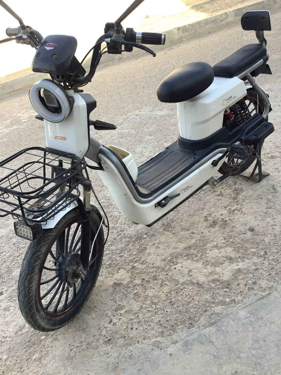 موطور للبيع  حجم ٢٤
بطاريات فول  
السعر خاص


**إذا كنت صاحب هذا الإعلان وتريد حذفه لأي سبب، رجاءا أرسل رسالة إلى الدعم الفني**