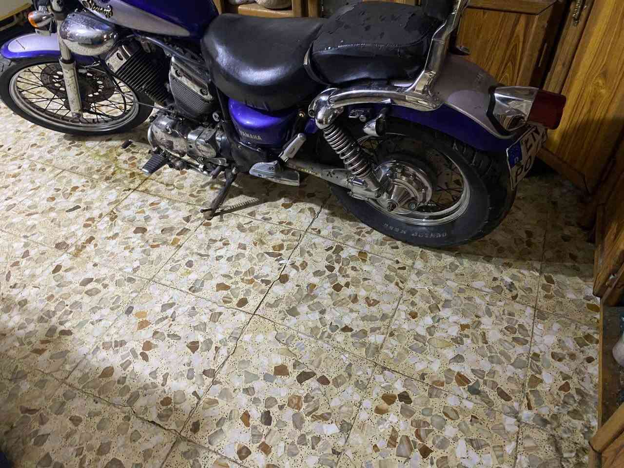 السلام عليكم دراجه فيراكو مكينه 400 دراجه نضيفه بيها نوقص بصيطات دراجه شغاله 
السعر 550 وبيها مجال ***********

