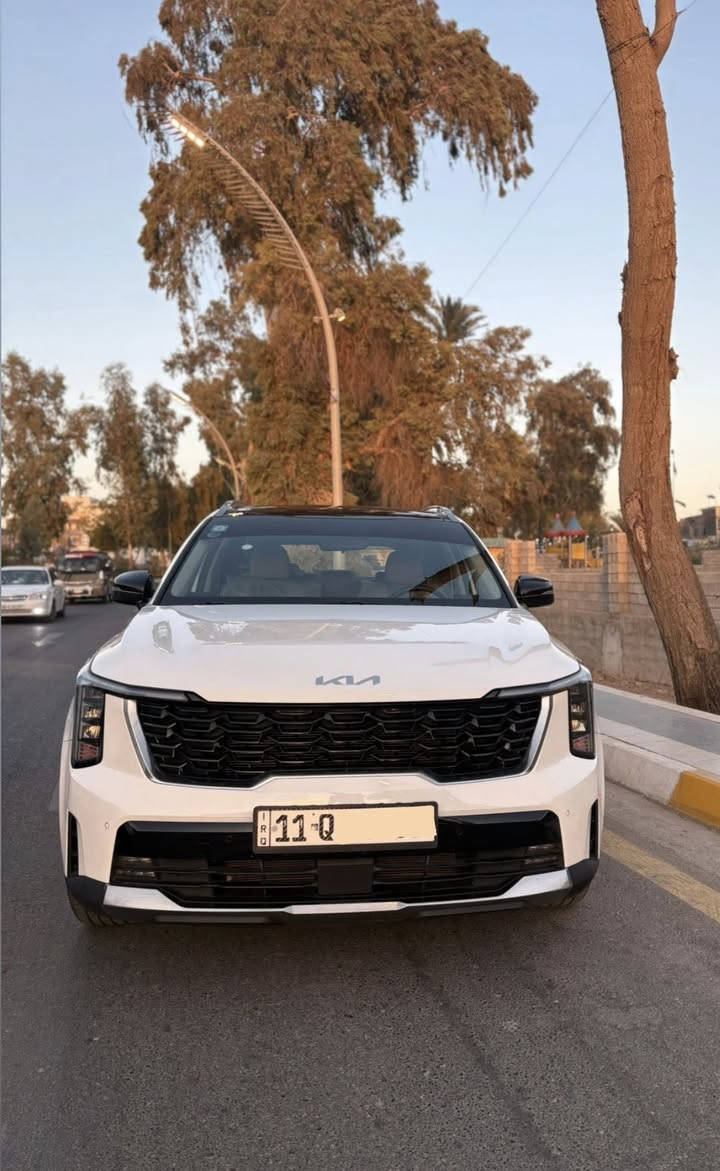 كيا سورنتو 2025 
فول مواصفات   6 سلندر 
رقم بغداد  
ضمان الشركه (ATB) 5 سنوات 
لون ابيض وليس صدفي
مواصفات  V6
بصمه تشغيل 
بصمه تشغيل عن بعد
بنروما 
ماشيه 18Km بعدها زيرو 
سياره نضيفه جدا 
مكفوله كفاله عامه من البارد والصبغ 
رادار جانبي 
سايد بريك دكمه كهربائي
شاشه كبيره 
كشنات كهرباء جلد 
اوتو هولد 
جامات اوتو 
اشاير مري  
جنطه كهربائيّة ذكيه
حساسات خلفيه اماميه
سبعه راكب 
تحكم كشنات جانبي من الخلف 
تبريد 3قطع
فول تحكمات ستيرن جهتين
اربع وضعيات قياده
منفذ شاحن + شحن لاسيكي
اريل نفكيش GPS
ويل كب 19
كامرتين 
 مود درايف
نزول منحدرات 
اضواء ترحيب 
وبعد بيها هواي مواصفات 
موقع السياره (ديالى بعقوبه المركز ) 
سعر 338 وبيها مجال بسيط 
للاستفسار***********
