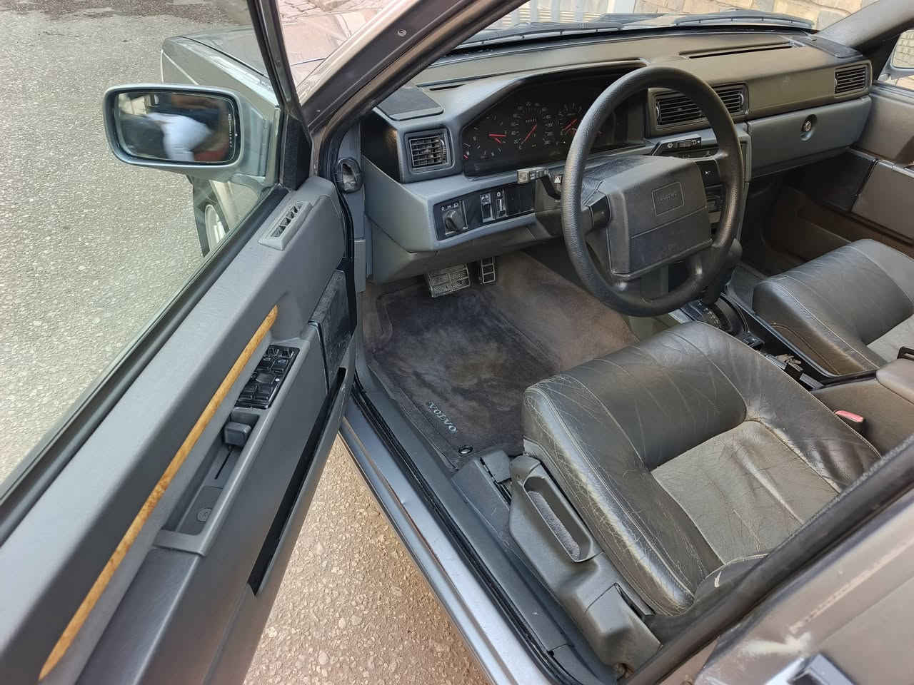 للبيع فولفو حجم ٩٤٠ موديل ٩٤ رقم نجف بسمي سنوية مجددة لغاية ٢٠٣١ محرك توربو  كفالة عامة من الخياس والكص والظربة وتكم والشاصي على الفحص جاهزة من كل نقص تبريد شغال ثلج مكاني النجف الاشرف  ***********/***********
