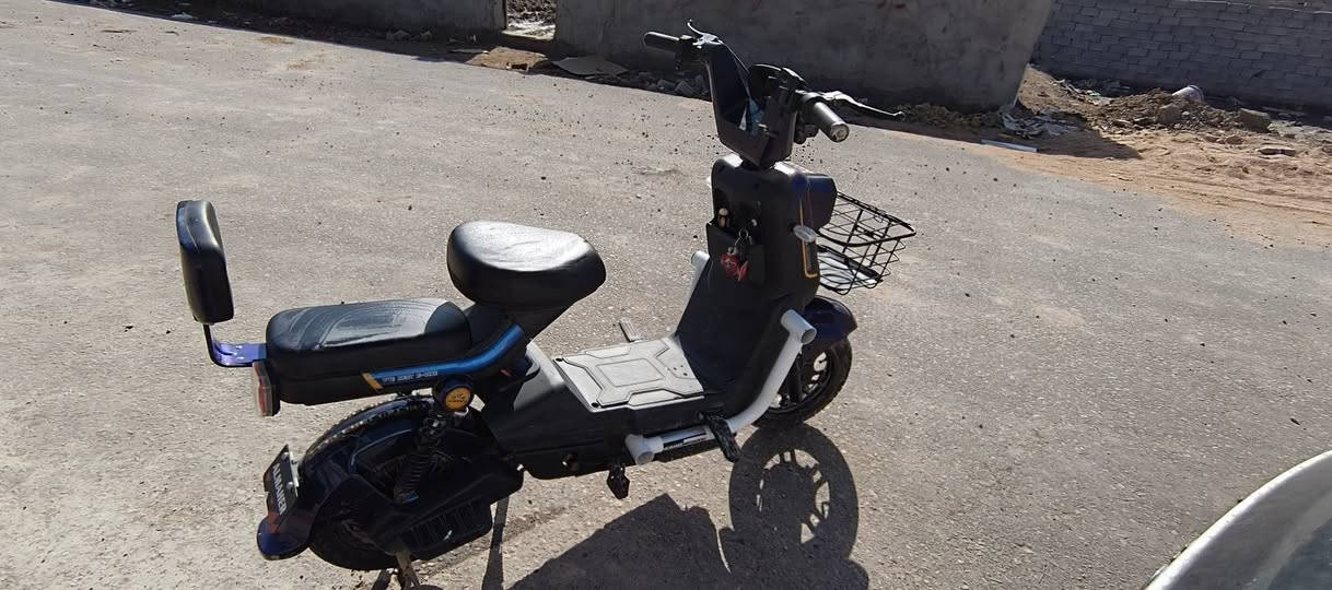 دراجه شحن للبيع اربع بطاريات تمشي 60كيلو سرعتها 55 وتصير باسكل جديده مكان الديوانية حي الجامعه للاستفسار واتساب ***********
