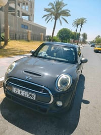 مني كوبر 2015 S  مكينة 4 سلندر  2000 تون بور تيربو ماشيه حاليا 129 الف...