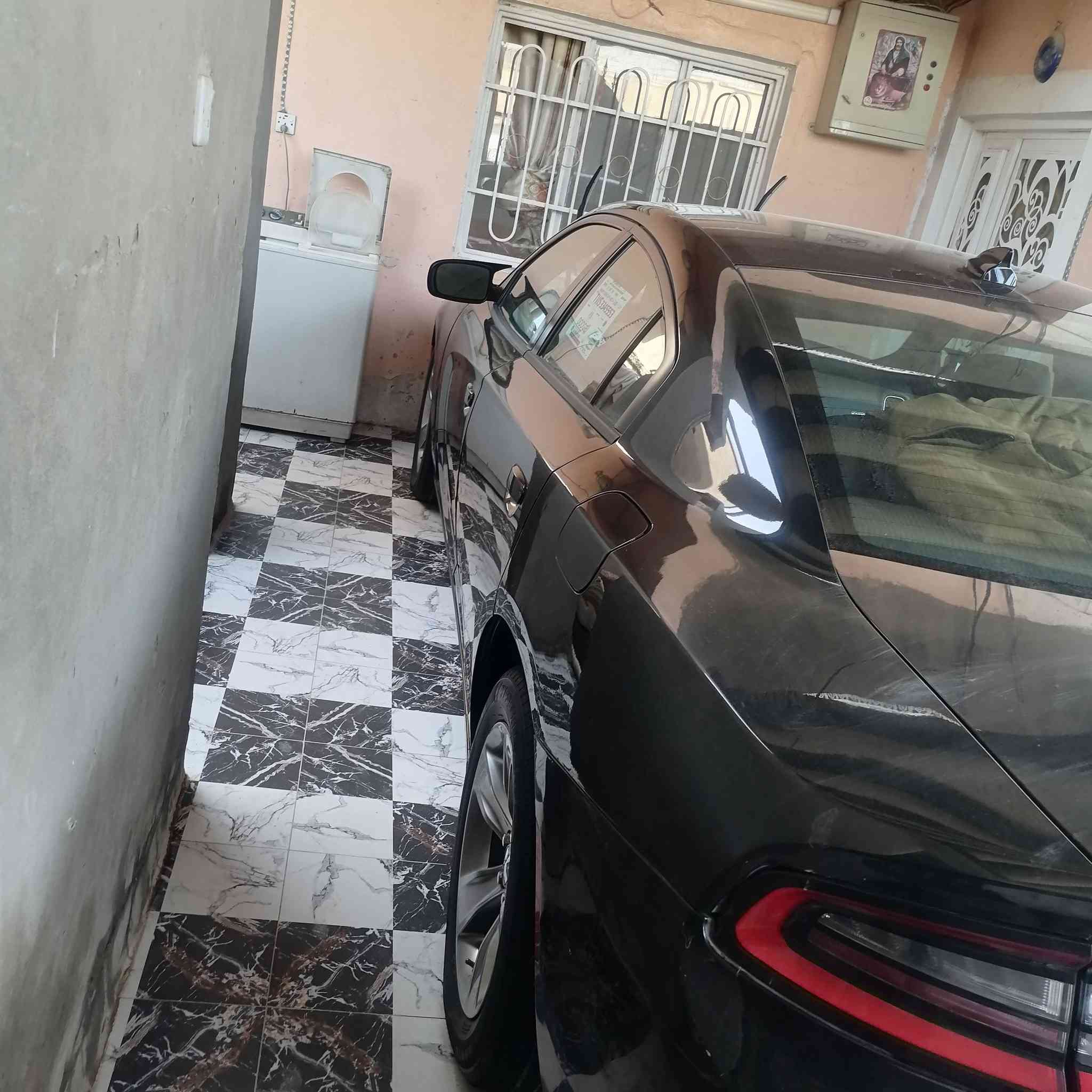 السلام عليكم جارجر موديل 16 السيارة على وضع الشركه فقط جاملغ رش الأمامي بدون معجون ومكينه 3600 سيارة وجاهزه من كلشي رقم شمالي سنويه لل 28 إتصل ***********
