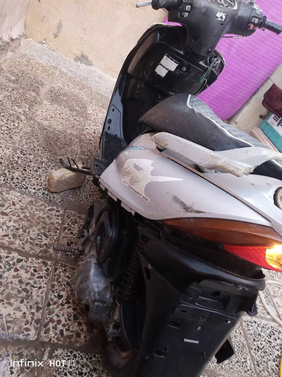 السلام عليكم دراجه نوع ماكس ثعلب دراجه مكينه زينه كهربائيات شغاله السعر 200 مكاني النجف رقم ***********
