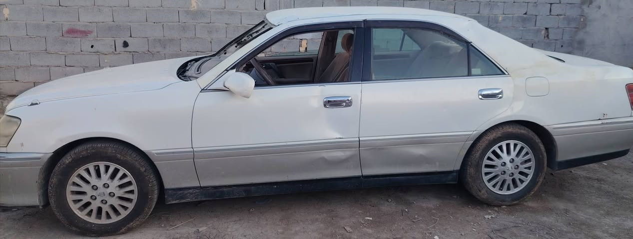 سيارة ملكه ادوات محرك ديفور الجبير  كصة بالنص منتجيه وبيهه اضرار بسيطه بالصفحه شرط شغاله
 الجامه الأماميه واكعه والخلفيه واكعه بس موجوده  وجامة باب السايق مكسوره مناسبه وبيع مستعجل السعر ١٥ ورقه وبيهه مجال المكان الناصريه قظاء الدواية 
الأتصال على الرقم ***********
