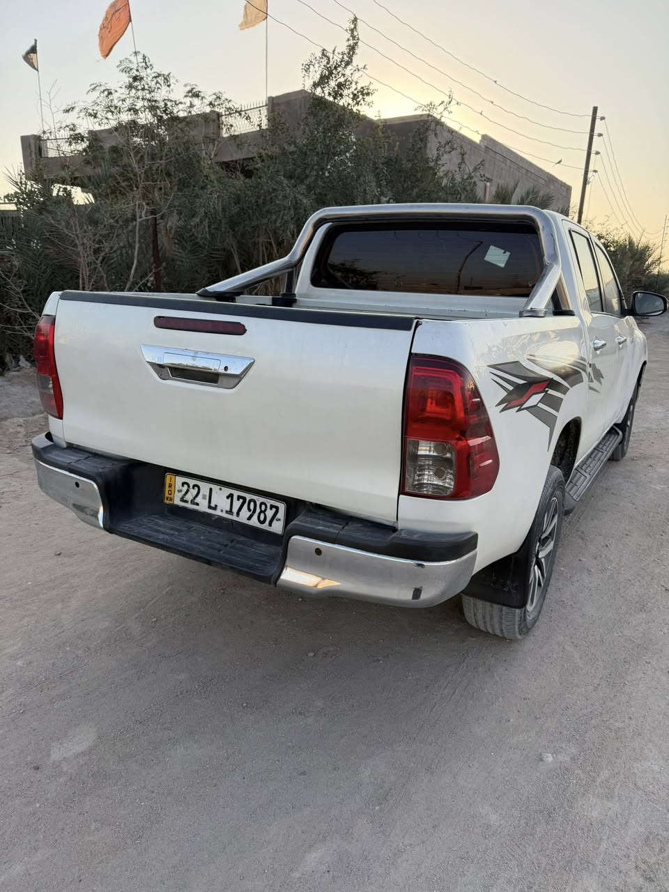 لبيع تو ويل دبلو كاز سيارة حلوه لبسمه كردي كير 4نمر يطيحن و2ما يطيحن رقم جديد مكان البصره بشعبيه موديل 2017 سعر 185 قفل ***********
