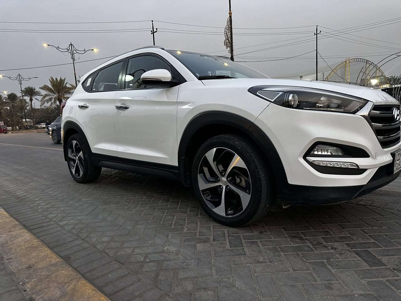 السلام عليكم توسان ٢٠١٧ خليجي مكينه ٢٠٠٠ دوش  كير مكينه وصدر وتبريد وتخم تاخير مكفول سياره بيهه بنيد ودعاميه فقط بدون أي دواخل بارد بسيط بقبق جنطه رقم أربيل تريد وكاله تريد تحويل بيع أو مراوس حسب القناعه مراسله واتساب أو اتصال مكاني حي اور السعر ١٦٥ رقم ***********
