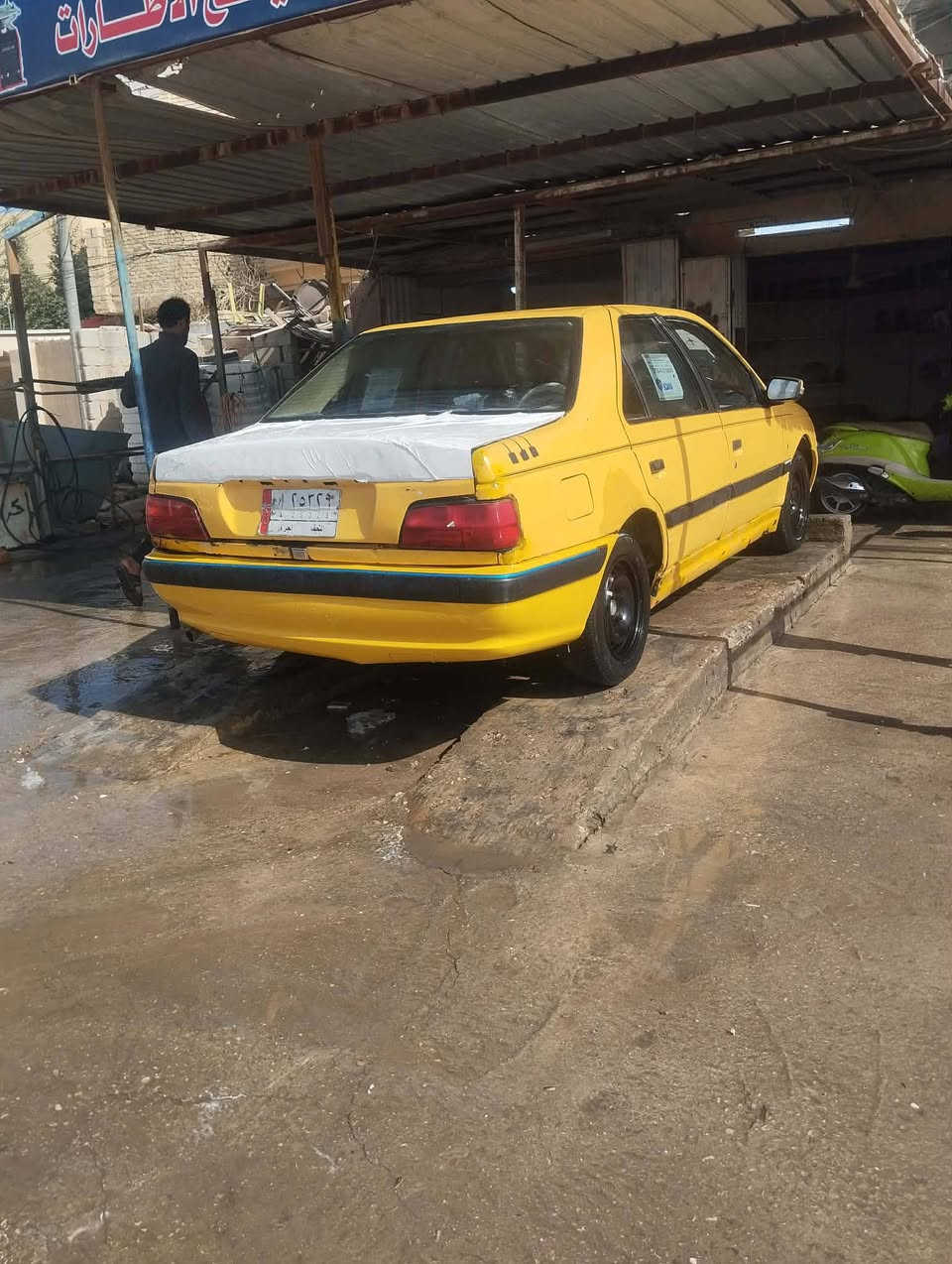 السلام عليكم من رخصة صاحب الكروب بجو بارص موديل 10 رقم نجف محرك بي خيط بخار كلج تعبان ابيع هل موجود  بدون تحويل أكرر بدون تحويل  ماندل راعيها بنجف سنويه عظم  رقم ألماني كوم حديد  14 ورقه وبيها مجال حك الجبهة مكان السياره بلديات الضباط ***********
