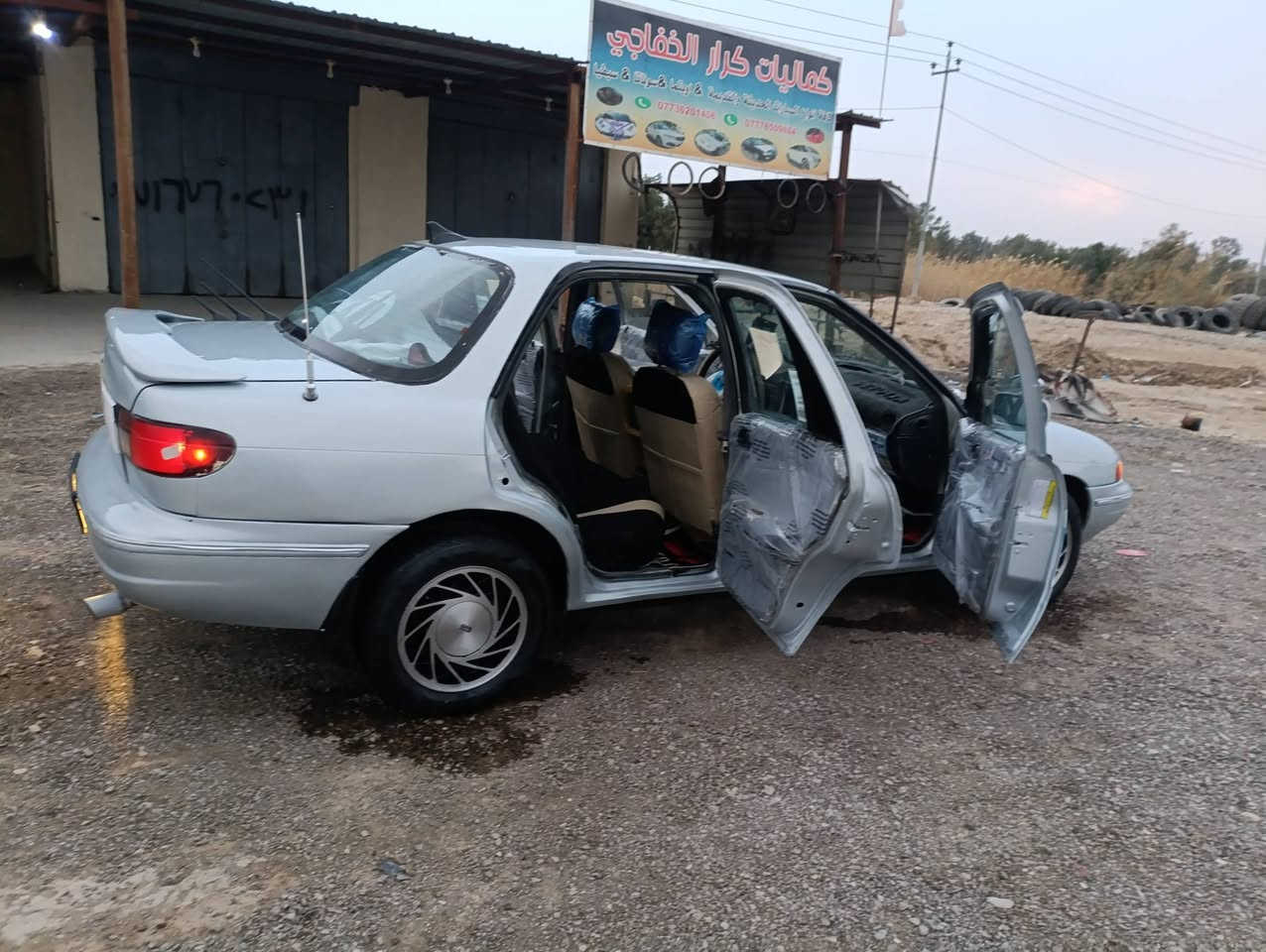 السلام عليكم للبيع كيا سيفيا موديل 93 رقم بغداد دولي مشروع وطني مصبوغه عام للجماليه مقفوله كفاله عامه من الضربه والقص اوتوماتيك مكينه مفتوح كهربائيات كلها شغاله سياره جديده حلوه مال جناي خياس ما بيها تخم تاير داخل نظيف صدر جديد السعر 37وبيها مجال العنوان بابل الشوملي الاستفسار على هذا الرقم ***********
