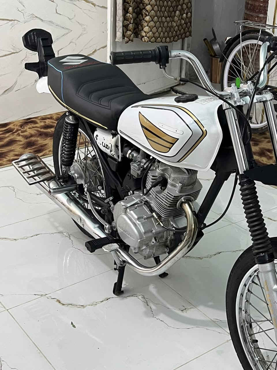 سلام عليكم اربعه كير كلك للبيع السعر 350 بيه مجال للشراي الرقم  ***********  مكان النجف
