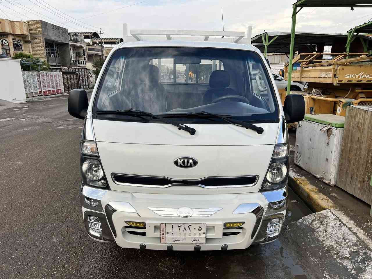 السلام عليكم للبيع كيا. 2015. رقم ديالى الماني مشروع وطني محرك 2700. جديد. مكفوله من ضربه وكص.  محجر غلاف دوشمه تبريد شغال.  تخم تاير كير اكسن شواصي كفاله. سياره جاهزه.  مكاني بغداد.    السعر. 110. ورقه.    اتصل. وتدلل. 
هـ.  ‭0770 267 5451‬.    🫡.
