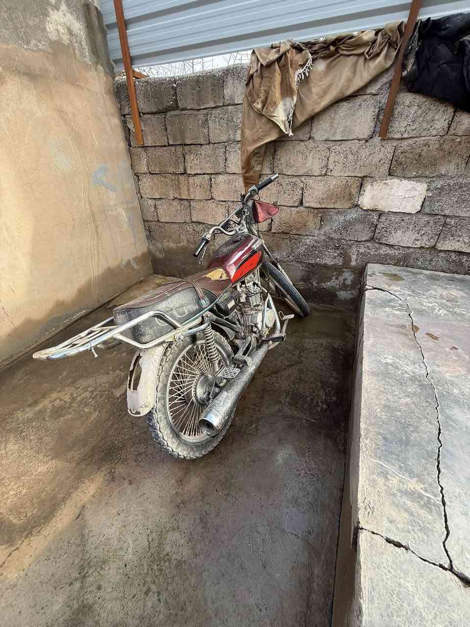 السلام عليكم
موطور تايكر للبيع 2021السعر 325وبي مجال شي بصيط 
مكان الماطور يم (مسيمير)مندز الصباح. ابو الماطورات


**إذا كنت صاحب هذا الإعلان وتريد حذفه لأي سبب، رجاءا أرسل رسالة إلى الدعم الفني**