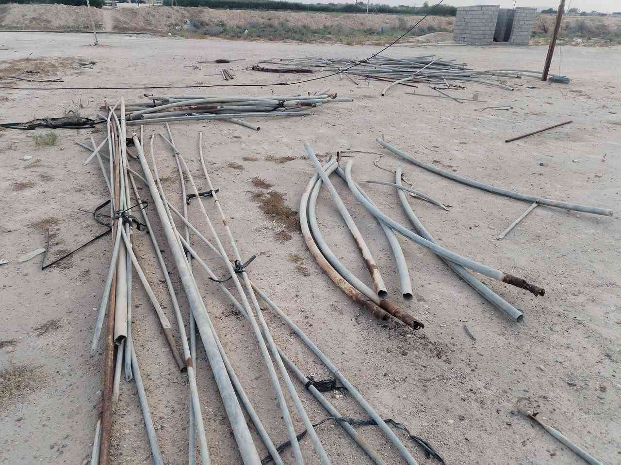 سلام عليكم بيت زجاجي البيع اردني اربع قطع بيت نضيف كلش يتكون من 17قوس تقريين ناقص ثلاث قواس  
مكاني سفوان توصل عله رقم ***********
