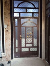 بابين • شباك