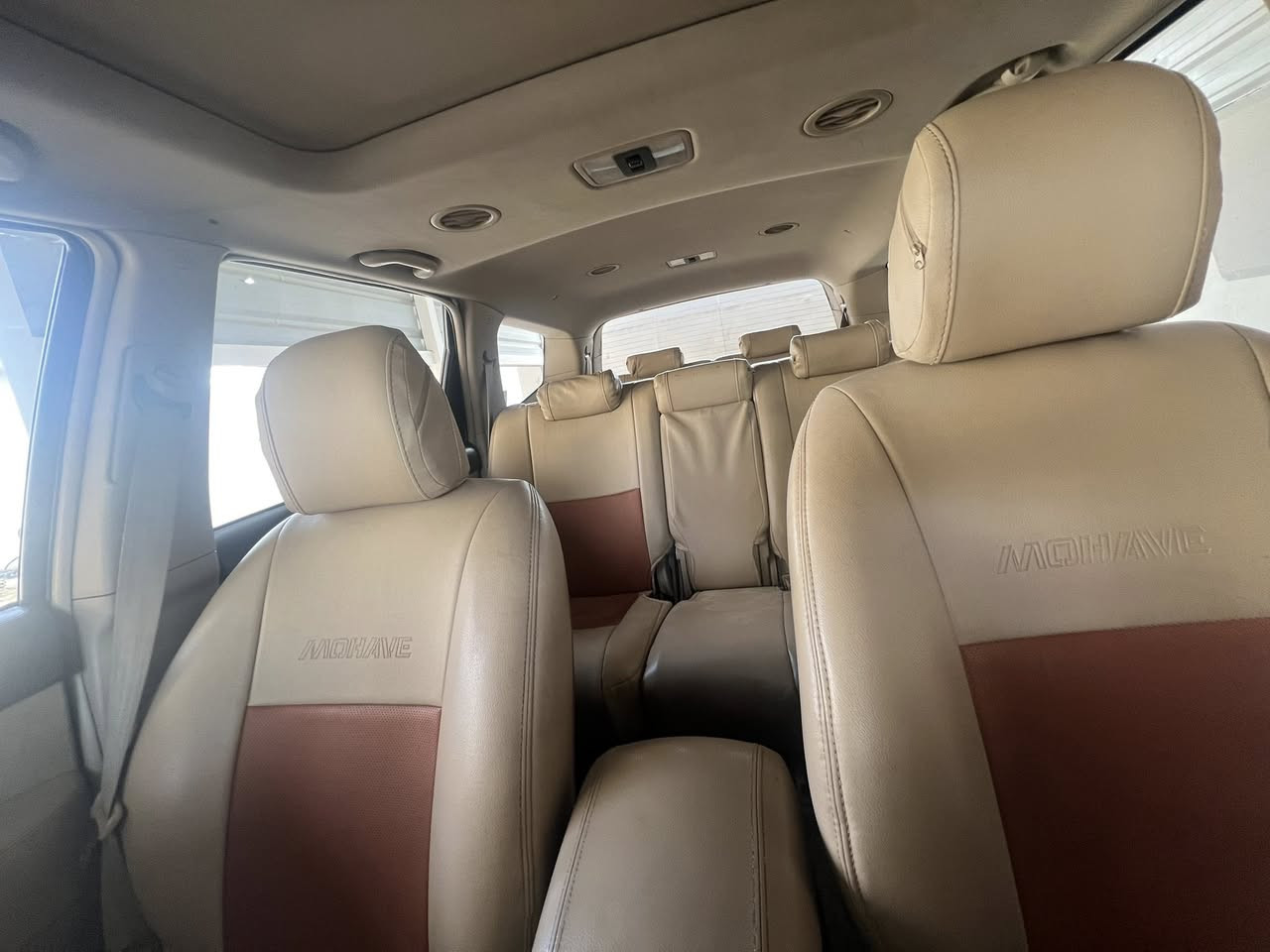 🌷ببركة الصلاة على محمد وآل محمد 🌷
للبيع كيا مهافي موديل 2012  
لون ابيض  رقم بغداد
 سياره مكفوله من ضربه من تبديل من صبغ شرط السونار مواصفات فول واحد ع واحد AWDالفور ويل بصمه تشغيل وبصمه ابواب كشنات جلد وكهرباء فتحه سقف 
كير  ومحرك مكفولات برغي ممفتوح بيهن على وضع الشركه مكينة 6 سلندر 
7 راكب 
3 ثلاث قطع تبريدً 
 شاشه كبيره 
وكامره دواره 
فول تحكم ستيرن جهتين 
 لد امامي ولد خلفي  نضام منحدرات
 كشافات زينون لايتات 
ويل كب كبير 
كشن كهرباء  داخل لونين بيجي واسود وبعد بيها مواصفات اكثر / مكان سياره الأنبار /الخالديه /حصيبة الشرقيه 🌷
للاستفسار الاتصال على 
الرقم *********** 
#السعر_165🌹 وبيها مجال  للشراي
ملاحظة ⚜️ السيارة كاملة بدون اي نقص
