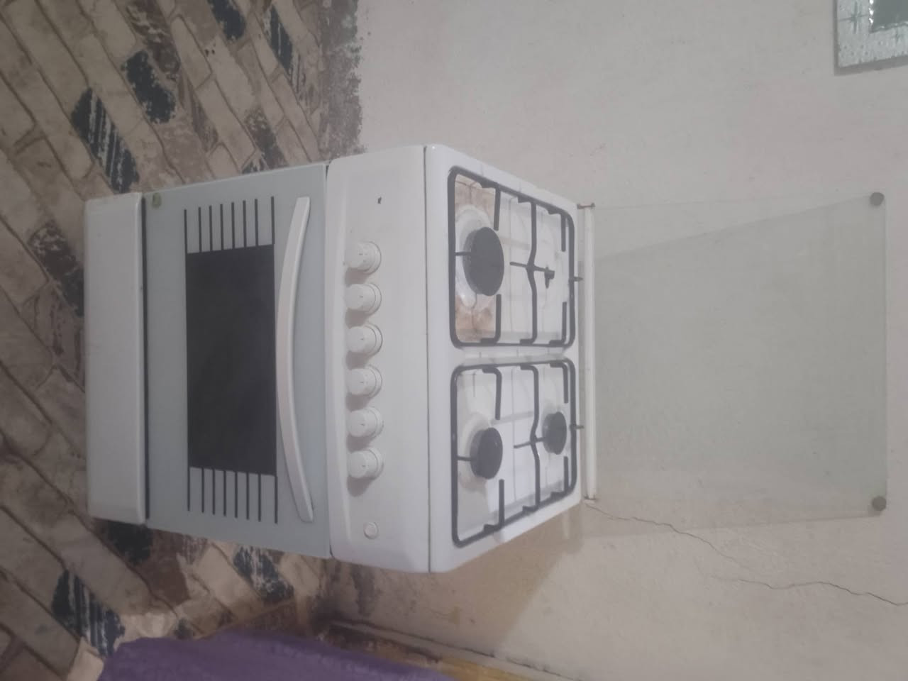 طباخ  نضيف البيع ١٥٠الف وبي مجال ***********
