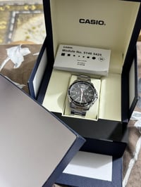 ساعة جديدة ما ملبوسة ماركة casio اصلية للبيع سعر ٢٠٠$ وبيها مجال رقمي ...