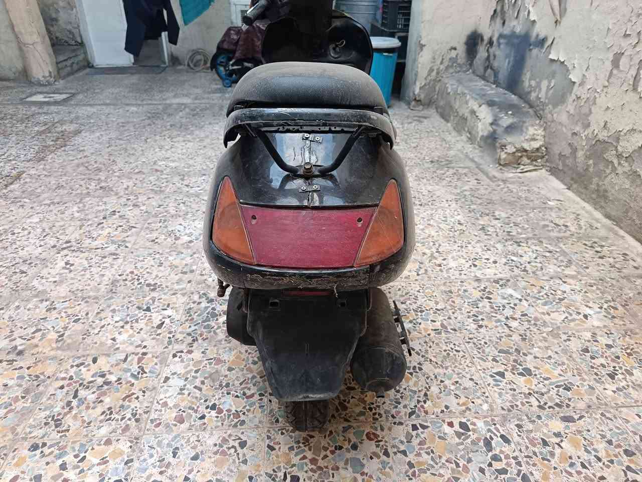 السلام عليكم اخوان دراجة اسبيسي جان شغالة نكرة عطلت وتركناهة ابيعهة كوم حديد ب ٢٠٠ مكان بغداد الكرخ ***********
