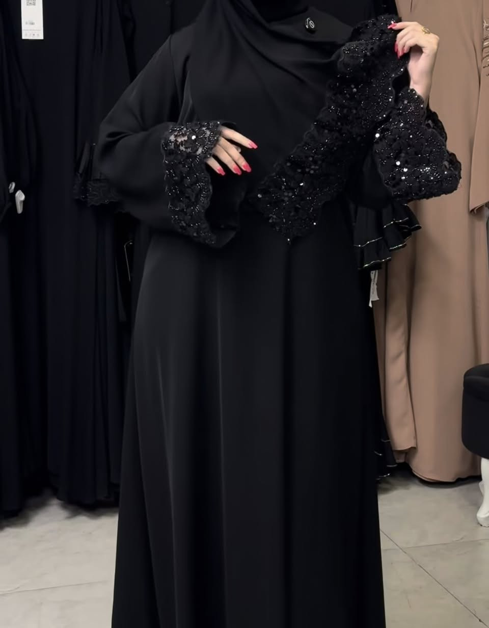بنات هاي العبايه للبيع تلبس من 85 لل 95 اخذتها ب 80 الف ابيعها 60 وبيها مجال بسيط وعندي توصيل ما لابستها ولا مره


**إذا كنت صاحب هذا الإعلان وتريد حذفه لأي سبب، رجاءا أرسل رسالة إلى الدعم الفني**