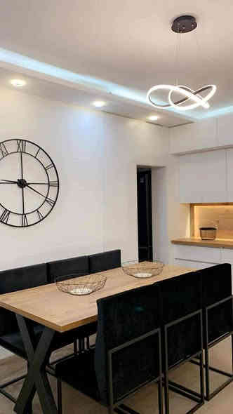 ئه م ميزه بؤفرؤشتنه نرخي ٤٠٠ هه زاره مامه له ي  تيدا نيه   شويني سليمانيه ژمارەی مۆبایل***********
