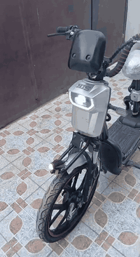 ماطور شحن • ٥ بطاريات • شاشة جديدة