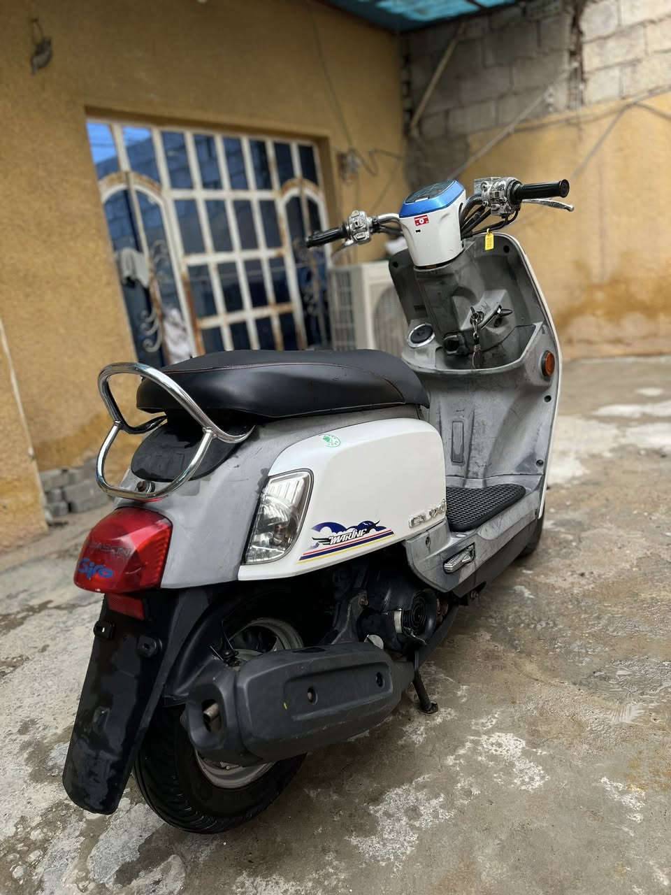 سلام عليكم دراجه بوليس مصطره حديث للبيع مكفوله مكينه ناعمه خير من الله شلعه ومعدل بيها ملاحضات خفيفه السعر 850وبيها مجال للشراي*********** للسفسار مكان الحسينيه مال راشديه
