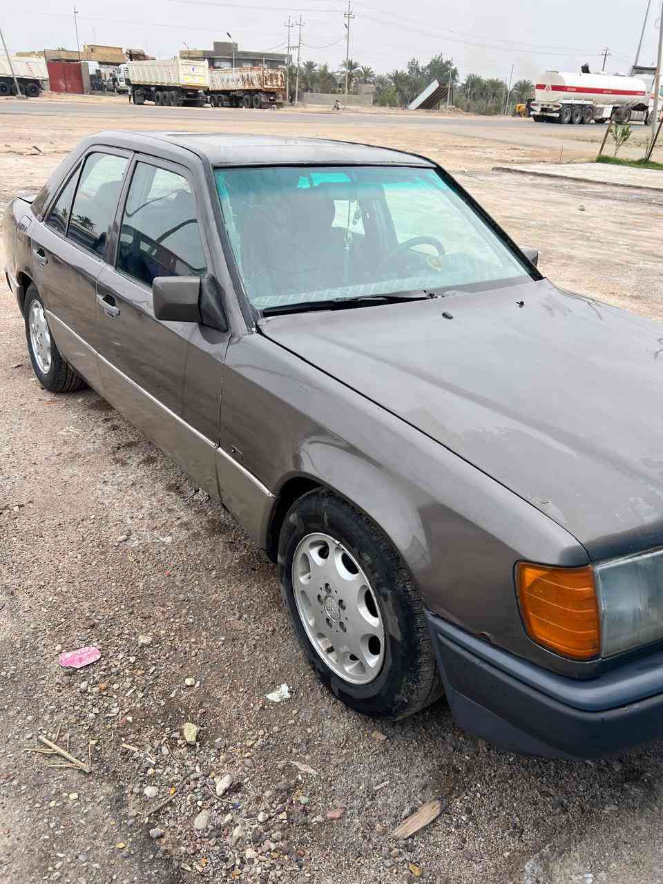 السلام عليكم سياره مارسدس موديل 88 رقم بصره سنويه منتهيه السعر 45 وبيها مجال مكاني بصره دير الشافي للأستفسار الاتصال على الرقم ***********
