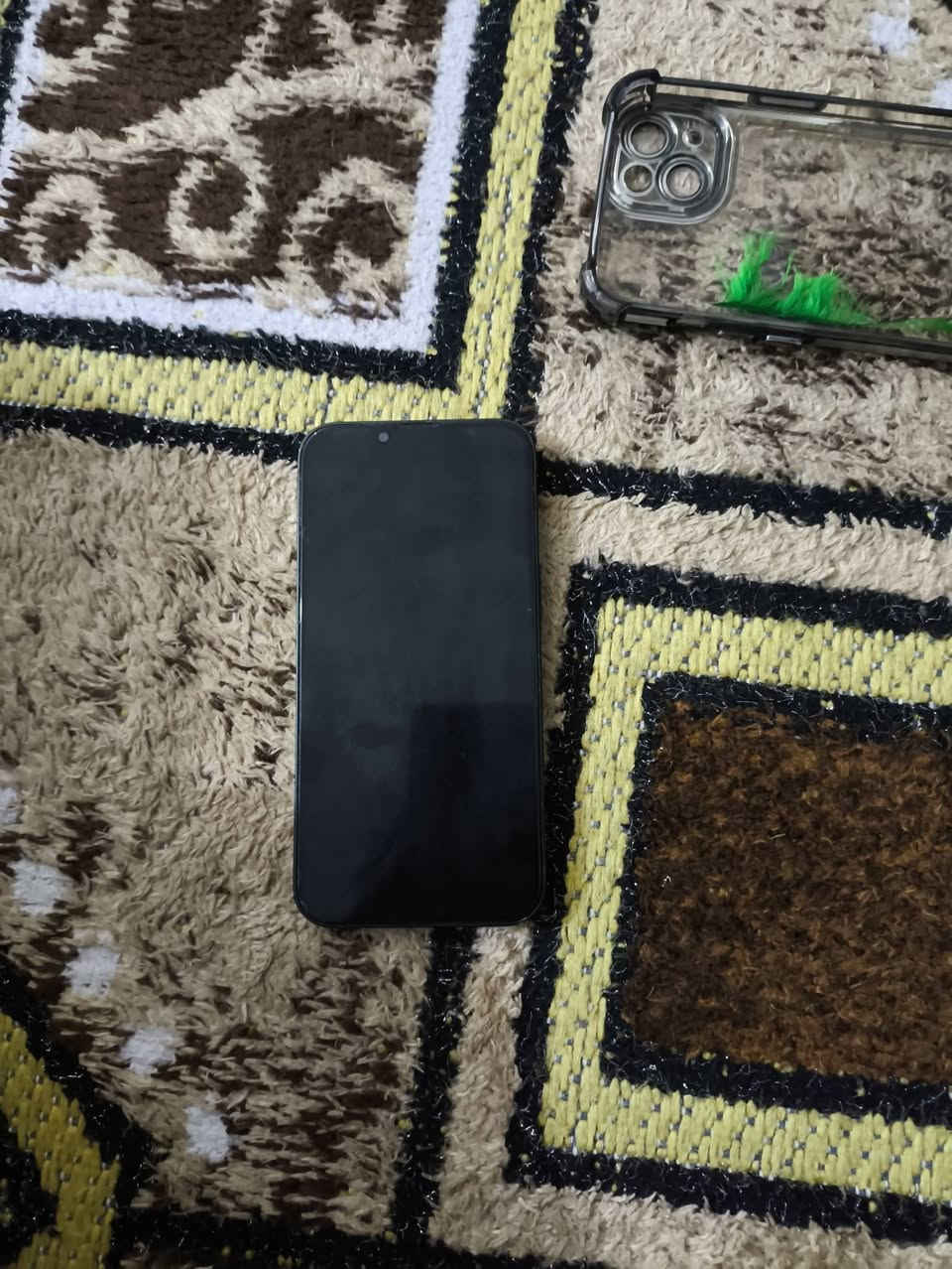 السلام عليكم
جهاز أيفون 13 عادي شرق أوسط للبيع
 ذاكرة 128 
البطارية 87 بلاديه
 الجهاز نضيف مامبدل بي ولا قطعه 
التواصل عل صفحة أو عل رقم*********** واتساب
