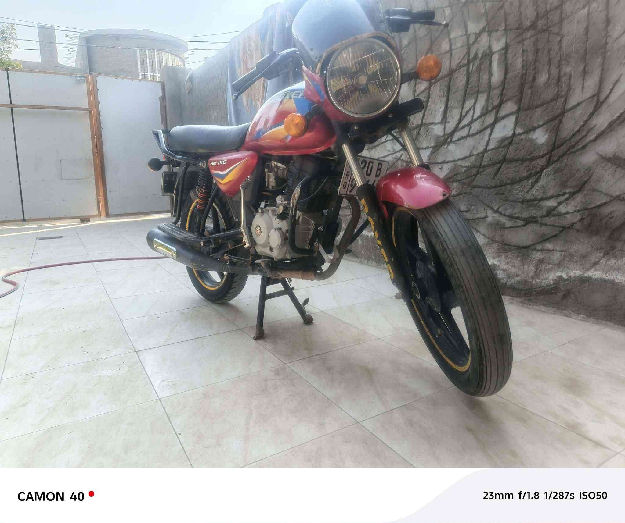 سلام عليكم دراجه بوكسر ٢١ مرقم ديالى الوحه وسنويه دراجه كامله شرط محرك ممفتوح ابلاد تجي تفحص وشوف تحويل ثاني يوم لا تبخير لا تنقيص كله بلاد *********** للعلم شديت امرايات بالصوره مابيهه مري
