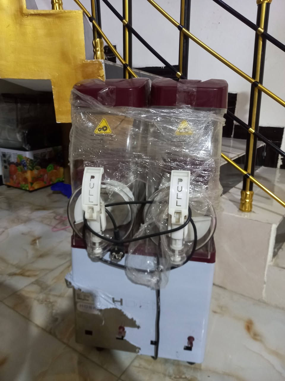 السلام عليكم  للبيع مكاين ازبري العدد ٢ جدد مامستخدمه كلش جدد سعر الوحده مليون و١٠٠
مكينه مال لبن جديده مامستخدمه كلش سعرها ٤٥٠
مكاني بصره بصره ماعندي توصيل
رقم التلفون ***********
