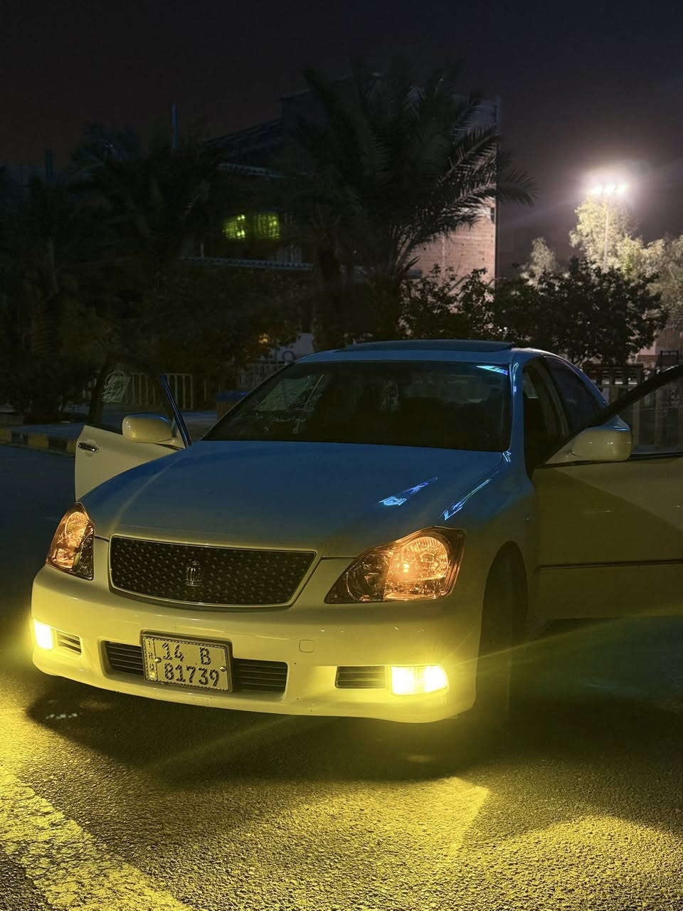 سلام عليكم
للبيع تيوتا كراون شاهينة 2006 بصمة رصاصي شاصي 184✈️

سيارة جديدة كارتون دخول جديد مزايدة ثاني اداورلك رقم بصرة انكليزي شرط المداور بكل المحافظات سنوية لغاية 2030

الموصفات👇🏻

فول كرستال اصل 

فتحة سقف 

حجل كامل رياضي اصل

 لايت 3 قطع دوار

داخل جلد اسود

كشنات تدفئة تبريد 

تبريد قطعتين

حساسات امامي خلفي 

كامرة خلفية

خريطة ملاحة

تخم تاير ويل رياضي بل كارتون 

عتب علامة كراون

أربع كشنات كهرباء

مري كهرباء

والسيارة معايزة ولا برغي جديدة معنة الكلمة

والسيارة بالوقع أجمل من صور

العنوان النجف الأشرف 

السعر 190 وبيها مجال 

***********
