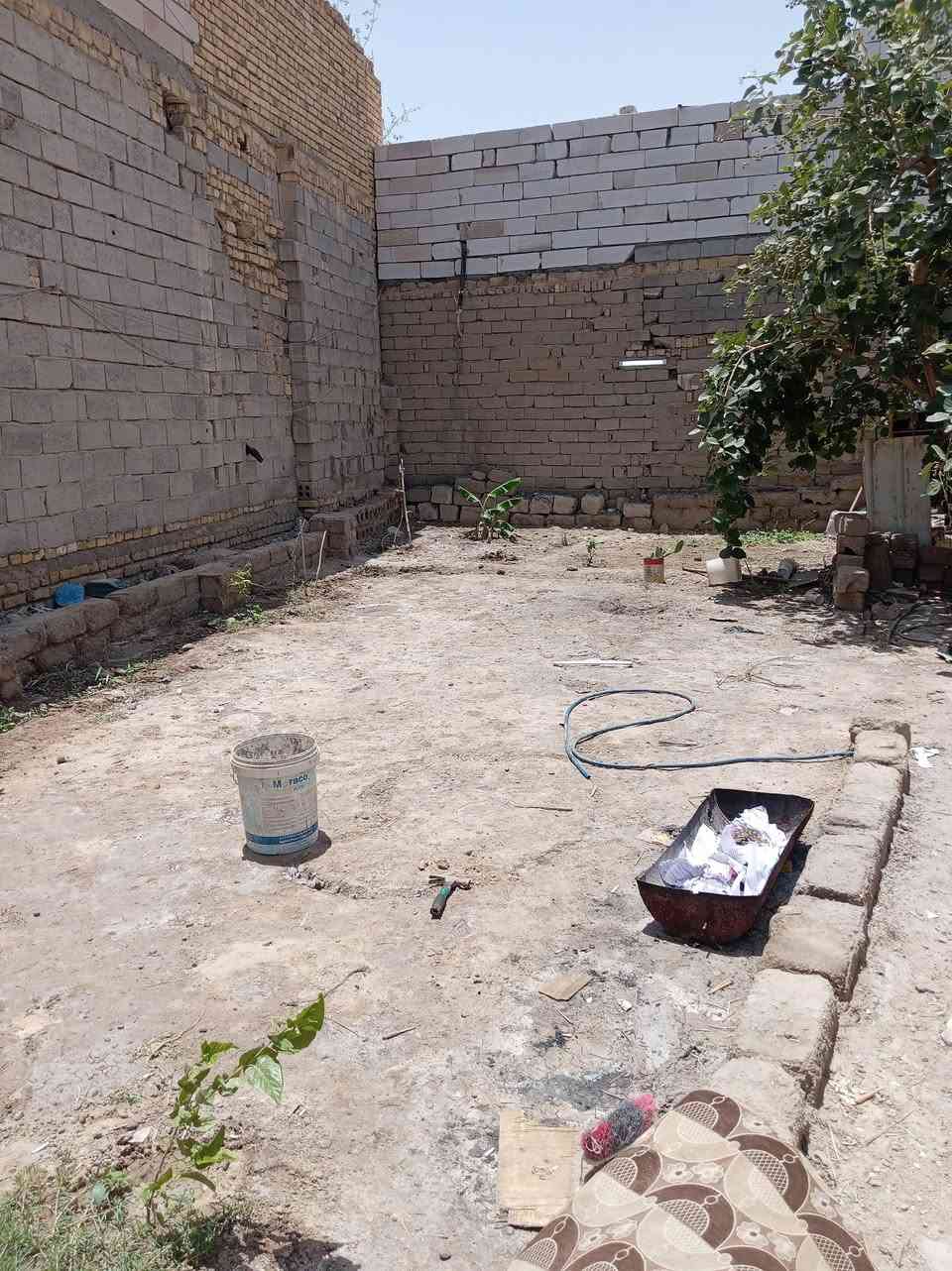 بيت زراعي بلسديناويه هيكل وقطعه مجموعهن 600متر خدمات كامله سديناويه خلف مدرسه صفي الدين قرب العصوم للاستفسار ***********
