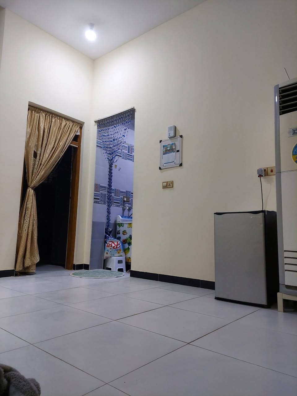 طابو للبيع مساحه ١٣٠م طابقين بالشموع مطلوب اسكان ٤١ الطابق الاول غرفه صاله مطبخ ل صحيات داخليه خارجية الطابق الثاني غرفتين زائد غرفه صغيره صاله صحيات نقص بياض بناء حديث درجه اولى الصطح اشتايكر استفسار  ***********
