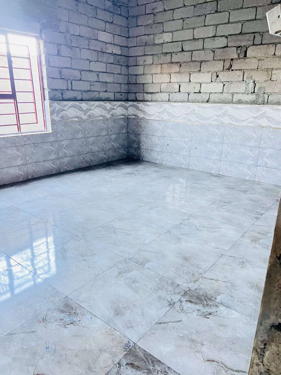 السلام عليكم جزا من اعمالي  وشرط هندسه  وشغل رقم واحد  سعر المتر  3 جدار ارضي
للستفسار ***********
