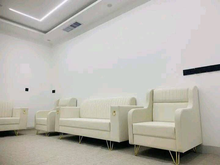 مواصفات الخشب
الظهر /چام روسي 
المقعد /بلوك اسود 
الصدر /خشب مضغوط
الاسفنج / مميز 8سم 
القماش / قديفه
الرجل / حديد 4
السعر خاص
يوجد لدينا توصيل
گەیاند هەیە


**إذا كنت صاحب هذا الإعلان وتريد حذفه لأي سبب، رجاءا أرسل رسالة إلى الدعم الفني**