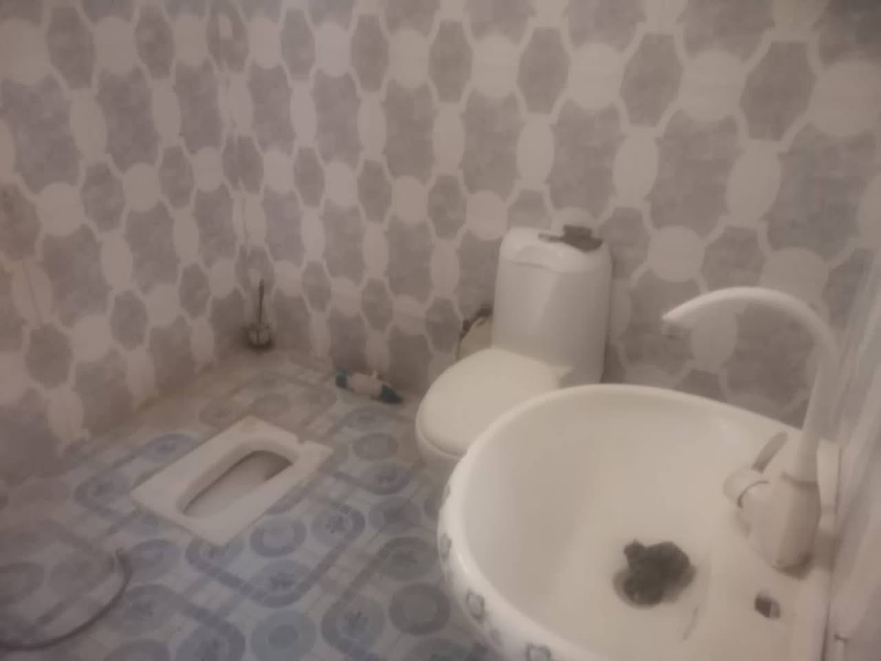 دار للبيع 
حي اور . قرب جامع اصحاب الكساء
طابو ملك صرف
المساحة ٢٨٠ متر
كونكريت مسلح .البناء طابوق.طابق واحد
هول.استقبال.غرفتين نوم .مطبخ .غرفة الطابق العلوي.منور جانبي.حديقة امامية .حديقة خلفية .كراج يسع سيارتين.صحيات وحمام داخلي .صحيات وحمام خارجي
للاستفسار
***********
غير متواجد على الفيس واتساب او اتصال على الرقم فقط
