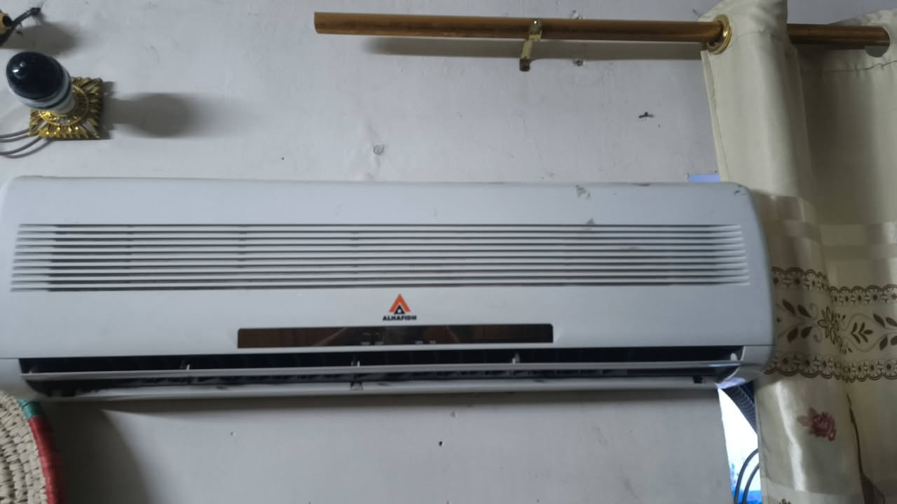 موجود سبلت طنين مواصفات 🌬️ التحكم بسرعة المروحة (Fan)❄️ وضع التبريد (Cool)وضع النوم (Sleep)🌱 وضع توفير الطاقة (ECO)⚡ وضع التبريد السريع (Super/Turbo)  سعر السبلت 250,000الف يراد لغاز بس والتواصل على ***********
