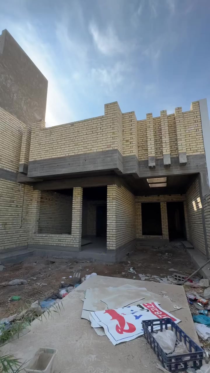 #بصمة عهد للعقار المناسب فقط.
هيكل للبيع مساحه 260م

متوفر كافة الخدمات 

للستفسار اكثر مراجعة الصفحه او تصال ع ***********او ***********
