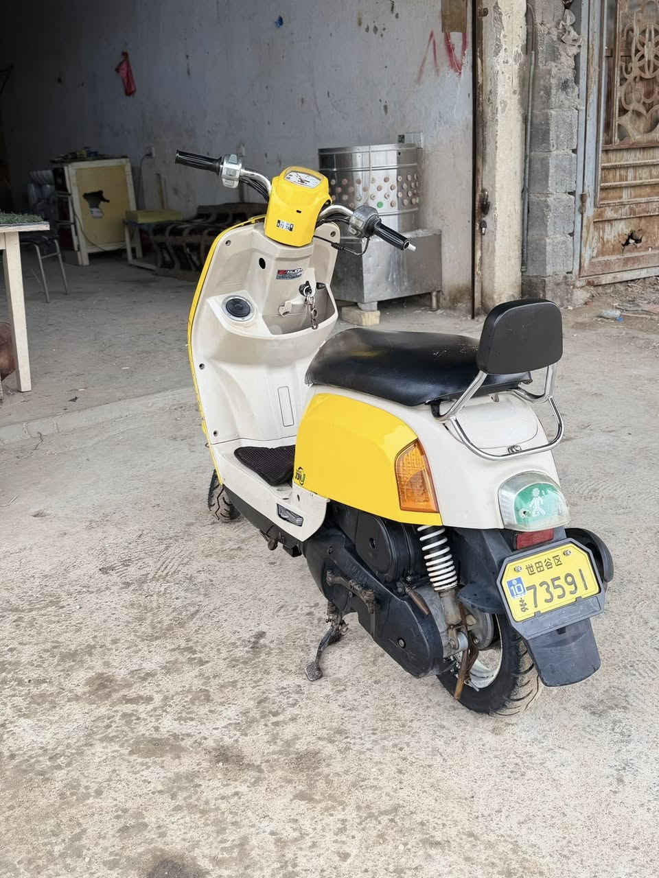 سلام عليكم بوليس للبيع الستفسارخاص…..***********
