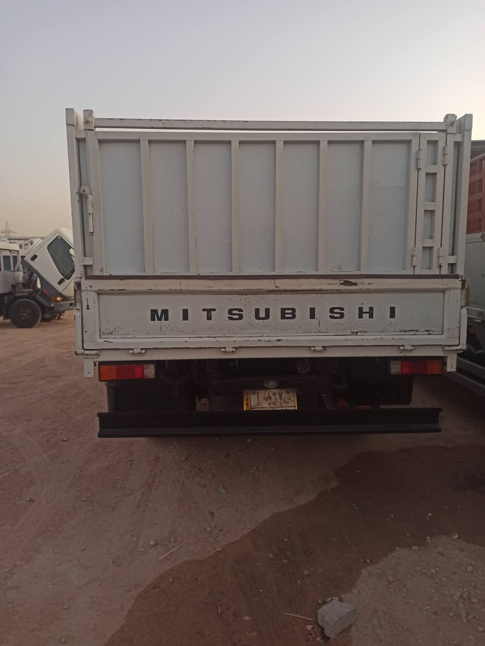 السلام عليكم كنتر مستبوشي للبيع موديل 2009 رقم نجف بسمي سياره جاهزة بدي حديد مو خشب شغل مضبوط مكاني نجف *********** بي واتساب.
