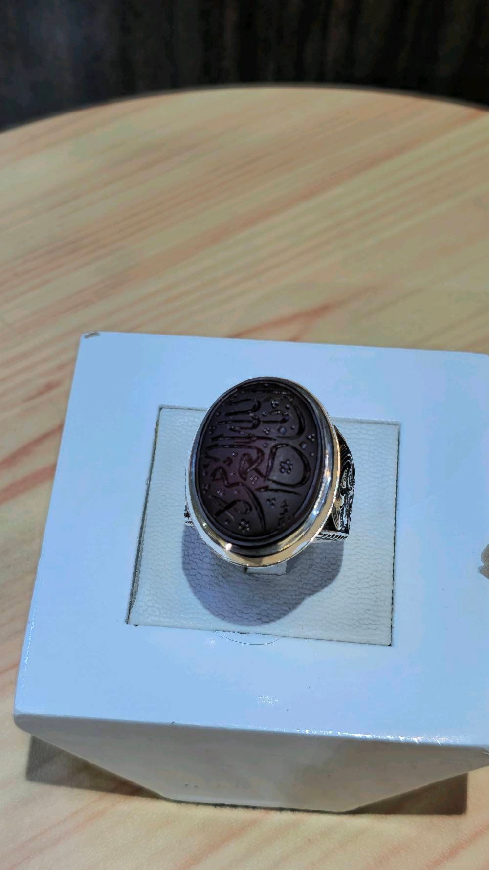 هذا خاتم فضة مميز يحتوي على حجر كريم
فضه عيار 950 السعر 350 الف دينار 