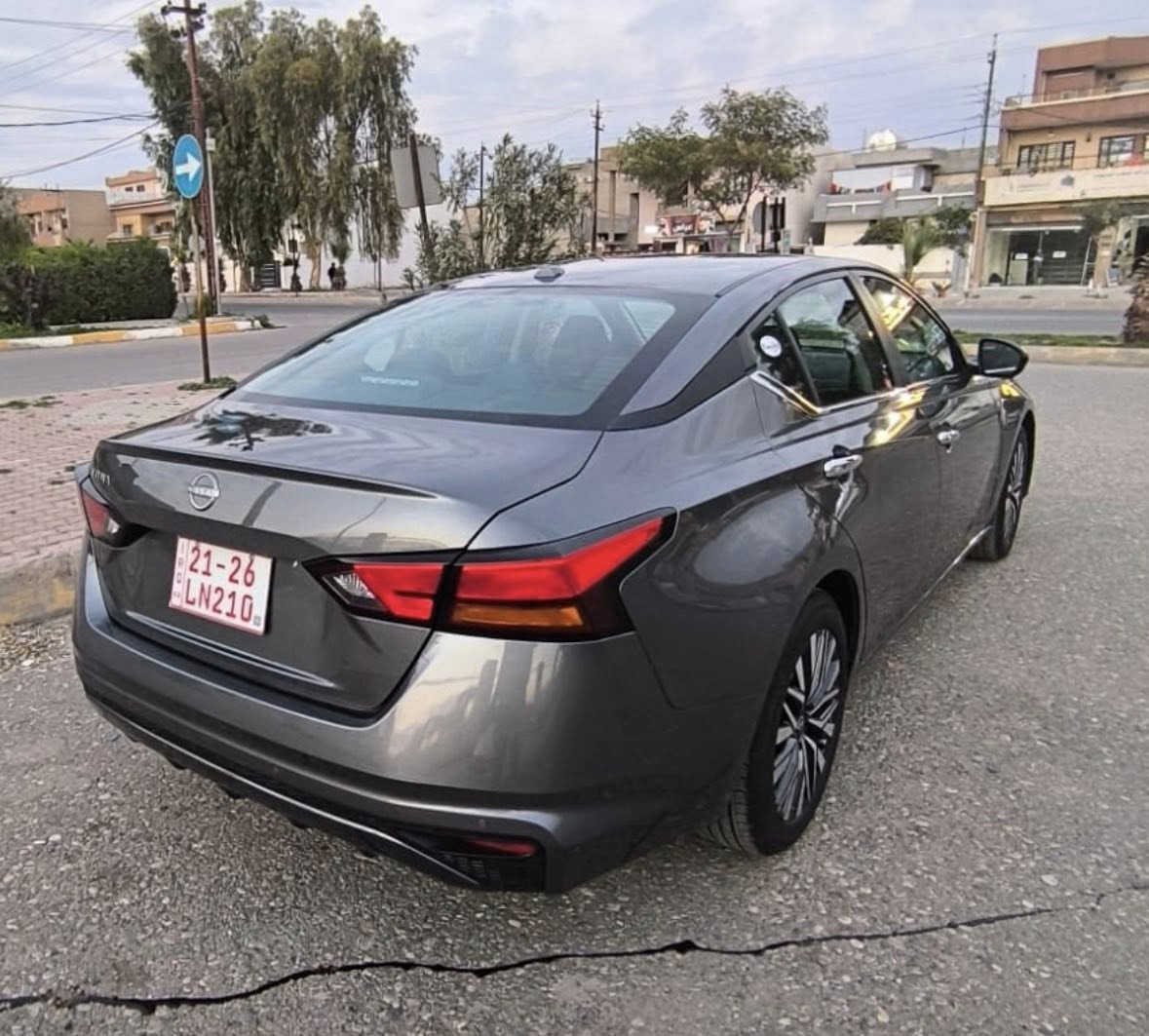 *تحية طيبة لجميع المتابعين *
نيسان التيما موديل 2025
مواصفات SV. لون نفطي. 
العداد 6 الاف ميل فقط👌
محرك 2500 اربعة سلندر. 
رقم الشاصي 1N4BL4DV0SN380403

الضرر 
بنيد ابلادي مصبوغ. 
چاملخ سكن امامي تجاري. 
رصعات في السقف اثناء الشحن. 
صور الحادث مرفقة. 

السيارة  كاتي تترقم شمال العراق
أربيل سليمانية دهوك 

السيارة موجودة في محافظة كركوك
للاستفسار عن السيارة والسعر يرجى الاتصال على الرقم 
***********
