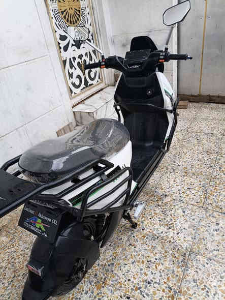 سلام عليكم. من رخصت الادمن عندي دراجه شحن للبيع  نوعه من شركه الاخوين دراجه جديده عدد بطاريات 6
ماشيه شي قليل مكان بداخل الرمادي ..
سعره 850. الف  وبيه مجال 
الإستفسار ع هذا رقم ***********
