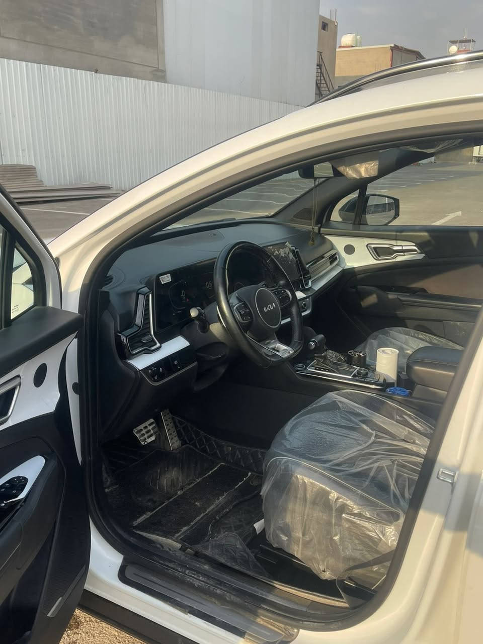 سبورتج  جي تي لاين 2024
كفالة عامة من كلشي

فول مواصفات اعلى فئة بالسبورتج (gt line 1/1)

 رقم بغداد دولي باسمي شخصيا هزة جديدة سنوية جديدة

ماشية ٢٥الف كيلو فقط 

ضمان كيا الدواليه خمس سنوات

- وارد خليجي 

-رادارات

‏‎ - بانوراما 

- بصمتين

‏‎ - مكينة.٢٠٠٠ دوش 

-‏‎ مرتبط بناقل حركة أوتو 6 نمر

‏‎ - عدد AIR BAG6

‏‎ - حساسات أمامية 

‏‎ - حساسات خلفية

‏‎ - لايت زينون + LED

‏‎ - كشافات 

‏‎ - بك لايت LED

‏‎ - ويل كب 19

‏‎ - قبضات أبواب من الألمنيوم

-‏‎ اريل نفكيشن

-‏‎ تشغيل عن بعد 

‏‎ -فتح الصندوق كهرباء ذكي 

‏-‎ دشبول شاشة 

‏‎ - شاشة ابل كار بلي واندرويد اتو

‏‎- كاميرا دوارة

‏‎ - المقاعد جلد اسود 

‏‎ - تدفئة المقود والكشنات الأمامية + تبريد الكشنات الامامية

‏‎ - مثبت السرعة Cruise 

- الأوامر الصوتية

‏‎- أوضاع القيادة  Drive Mode

‏‎ - فحص أنظمة السيارة 

‏‎ - شاشه متصله

‏‎ - شفتات مقود

‏‎- تبريد شاشة

‏‎ - هاند بريك بصمة 

‏‎‏- ABS 

‏‎‏ - Auto Hold    أوتو هولد

‏‎‏- ISO Fex        ايزو فكس

‏‎- نظام مانع الانزلاق

‏‎- نظام نزول المنحدرات 

‏‎- اشارة في المرايا الجانبية

‏‎- مخرج منفذ الطاقة 

‏‎‏- حساسات كامله داير السياره 

شاحن هاتف لاسلكي 

مكان السياره بغداد

        ***********
