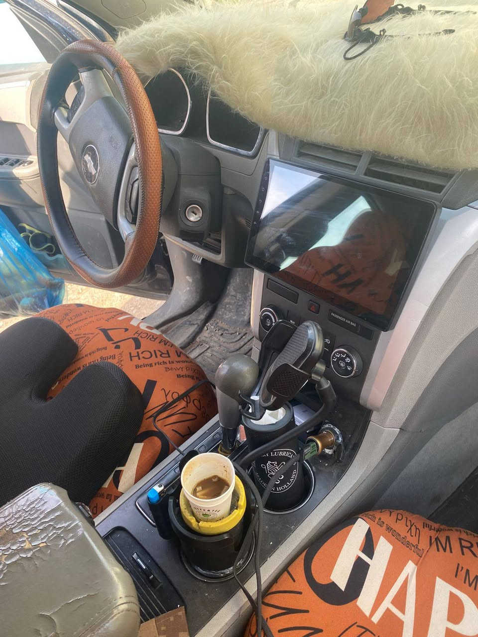 سلام عليكم شوفر ليت موديل 12 نظيفة جدا كاملة من كلشي حدادة وادامة كلها جديد للبيع او مراوس رقم بغداد راعيها بكركوك الاتصال ***********
