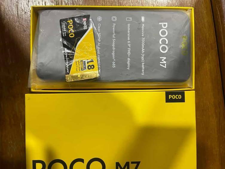 السلام عليكم جهاز  POCO M7
ميحتاج اسولفلكم جهاز غني عن التعريف  مساحته 256GB
عشوائية8GBجهاز ما صارله 6 اشهر من نزل ضمانه بعدله 10 اشهر عيبه الوحيد الشاشه انضربت وانكسرت تحتاج تبديل نظافه الجهاز 99% السعر 125 الف مجال بسيط للشراي مكاني بغداد واكو توصيل 
***********  واتساب ❤️
